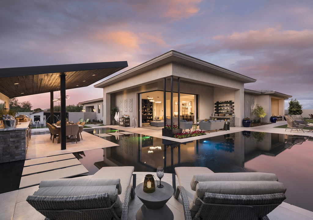 Indoor/Outdoor Living Spaces that Impress | slide show image 1
